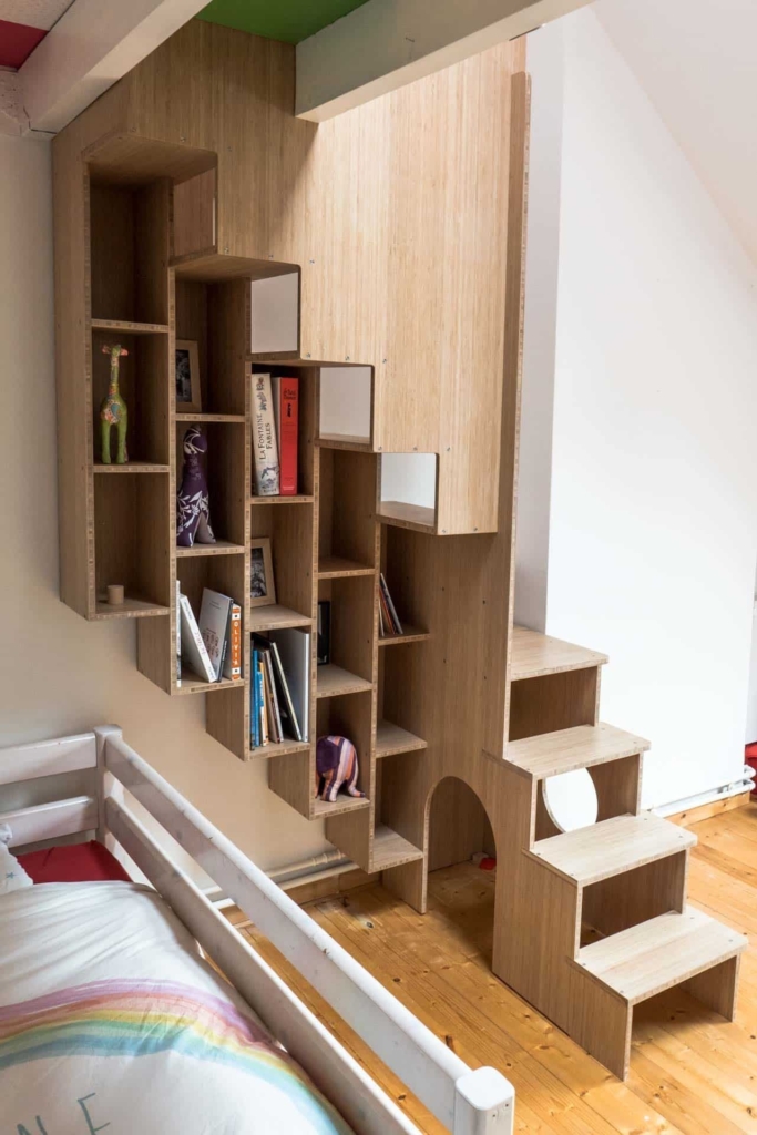 Escalier sur-mesure Libro pour chambre d'enfant avec rangements