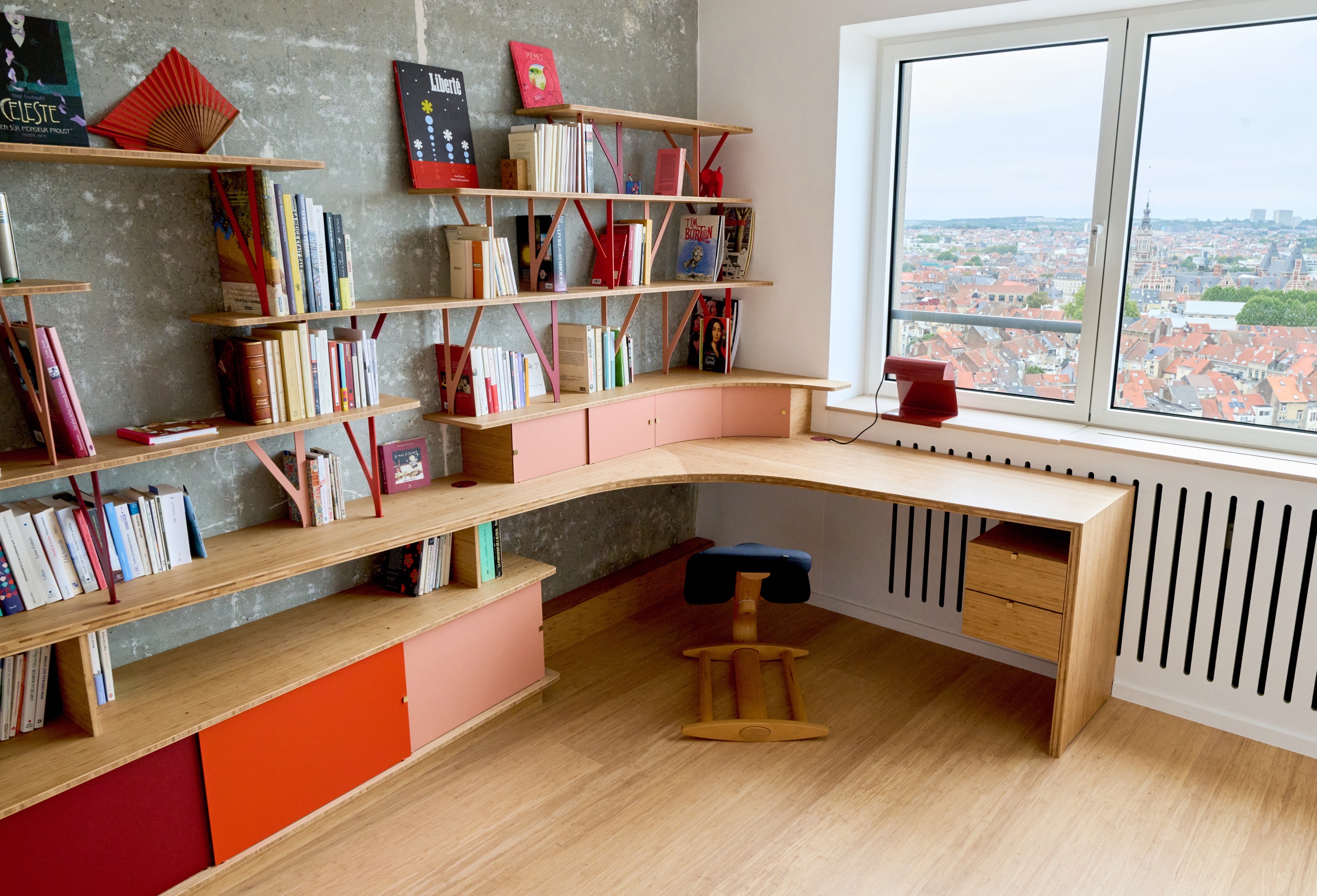 Une bibliothèque-bureau sur-mesure