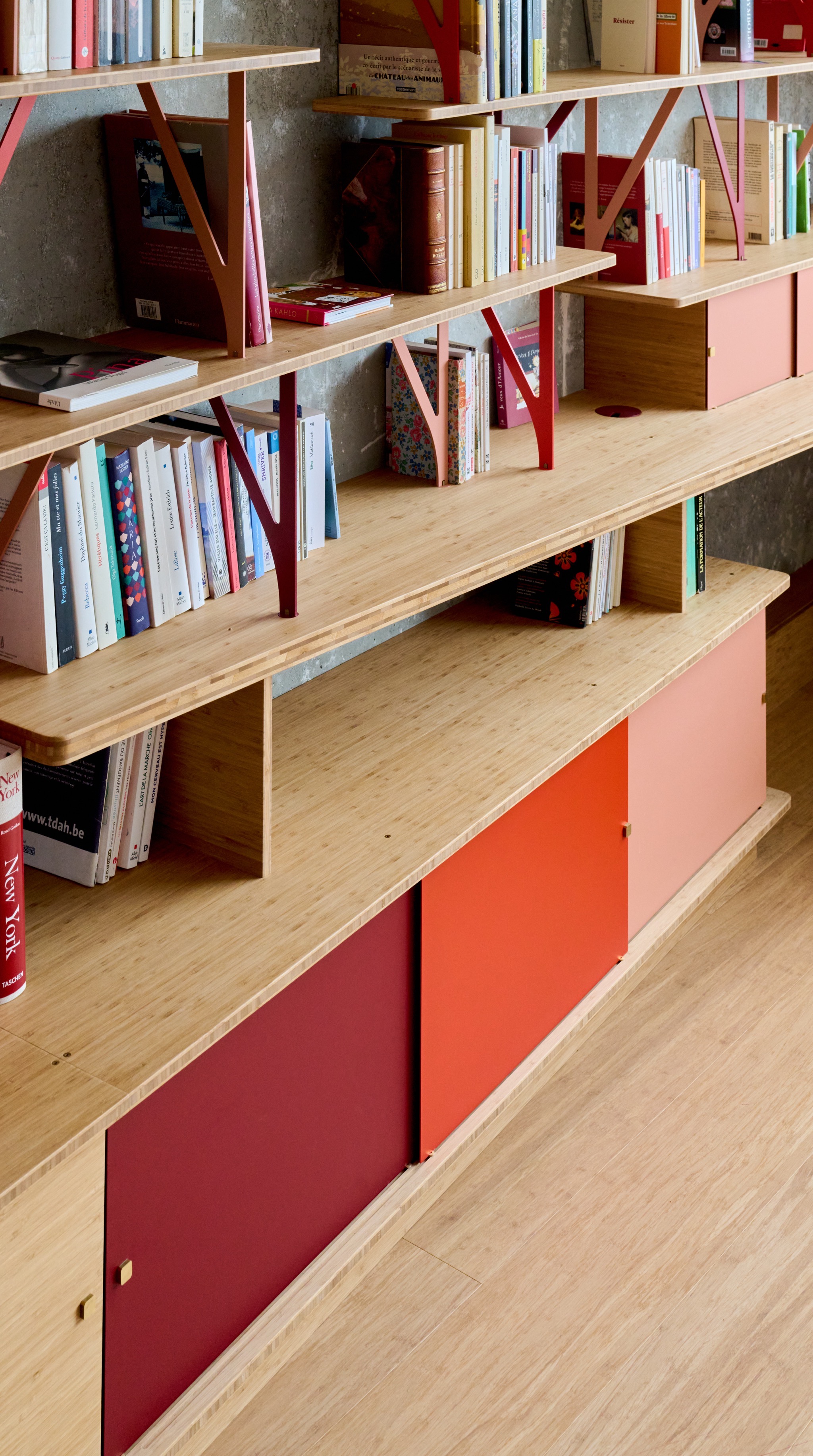 Une bibliothèque-bureau sur-mesure